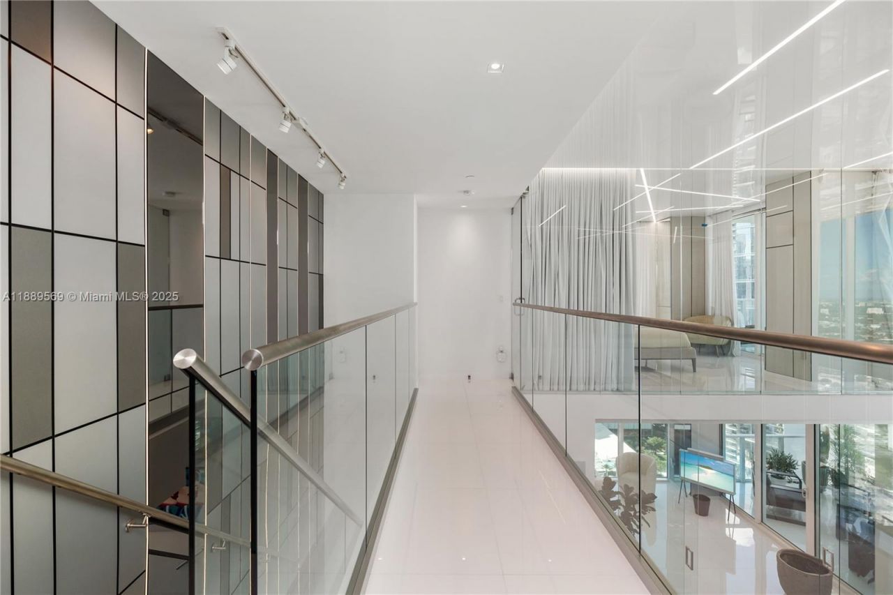 1040 Biscayne Blvd, Unit 4207, Miami, FL 33132 Photo