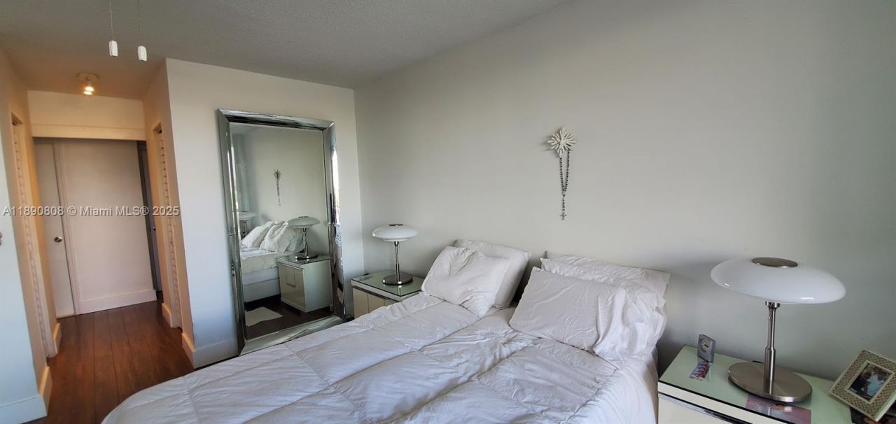 1351 NE Miami Gardens Dr, Unit 202E, Miami, FL 33179 Photo