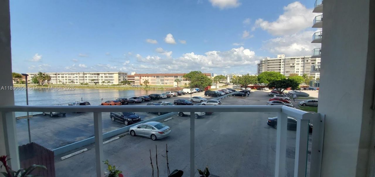 1351 NE Miami Gardens Dr, Unit 202E, Miami, FL 33179 Photo