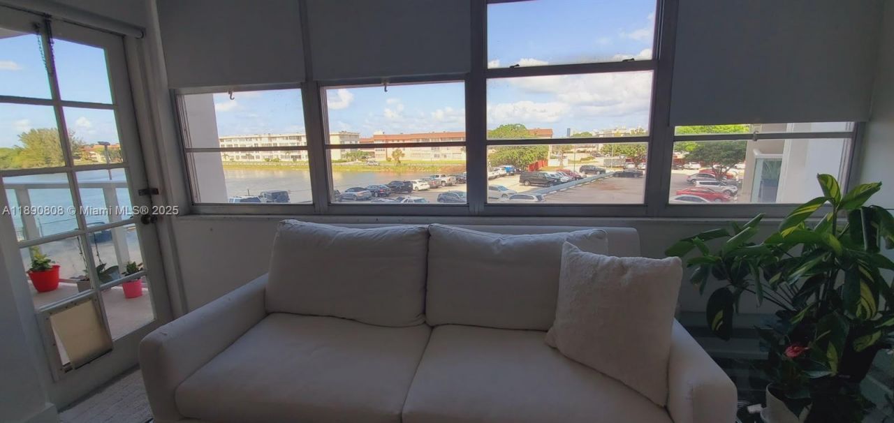 1351 NE Miami Gardens Dr, Unit 202E, Miami, FL 33179 Photo