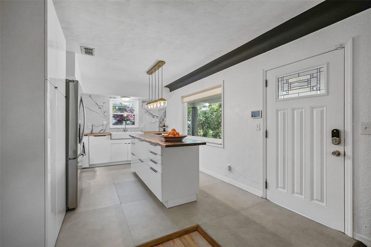 3027 Burlington Avenue N, Saint Petersburg, FL 33713 Photo