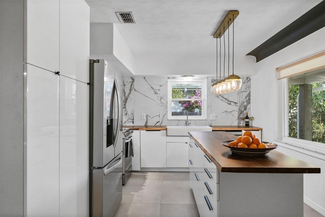 3027 Burlington Avenue N, Saint Petersburg, FL 33713 Photo