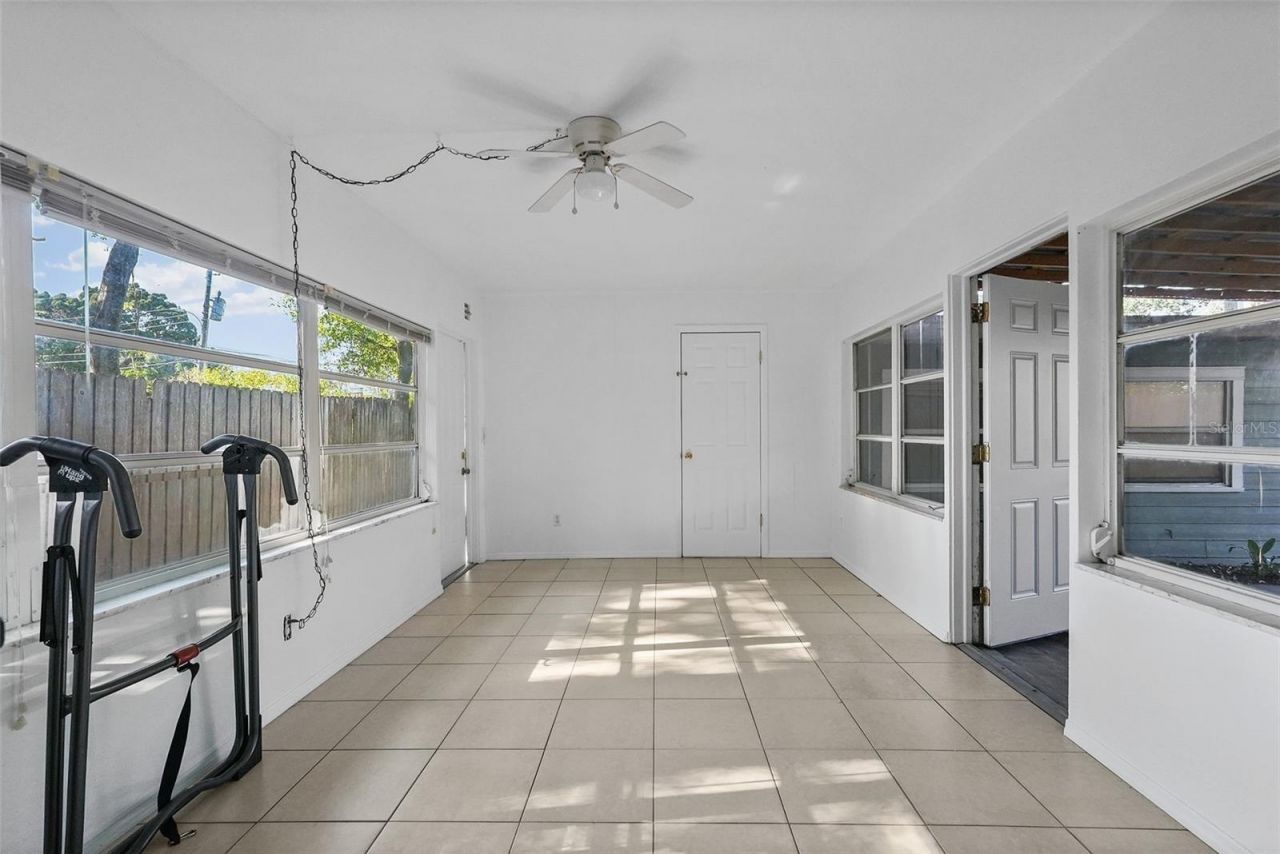 3027 Burlington Avenue N, Saint Petersburg, FL 33713 Photo