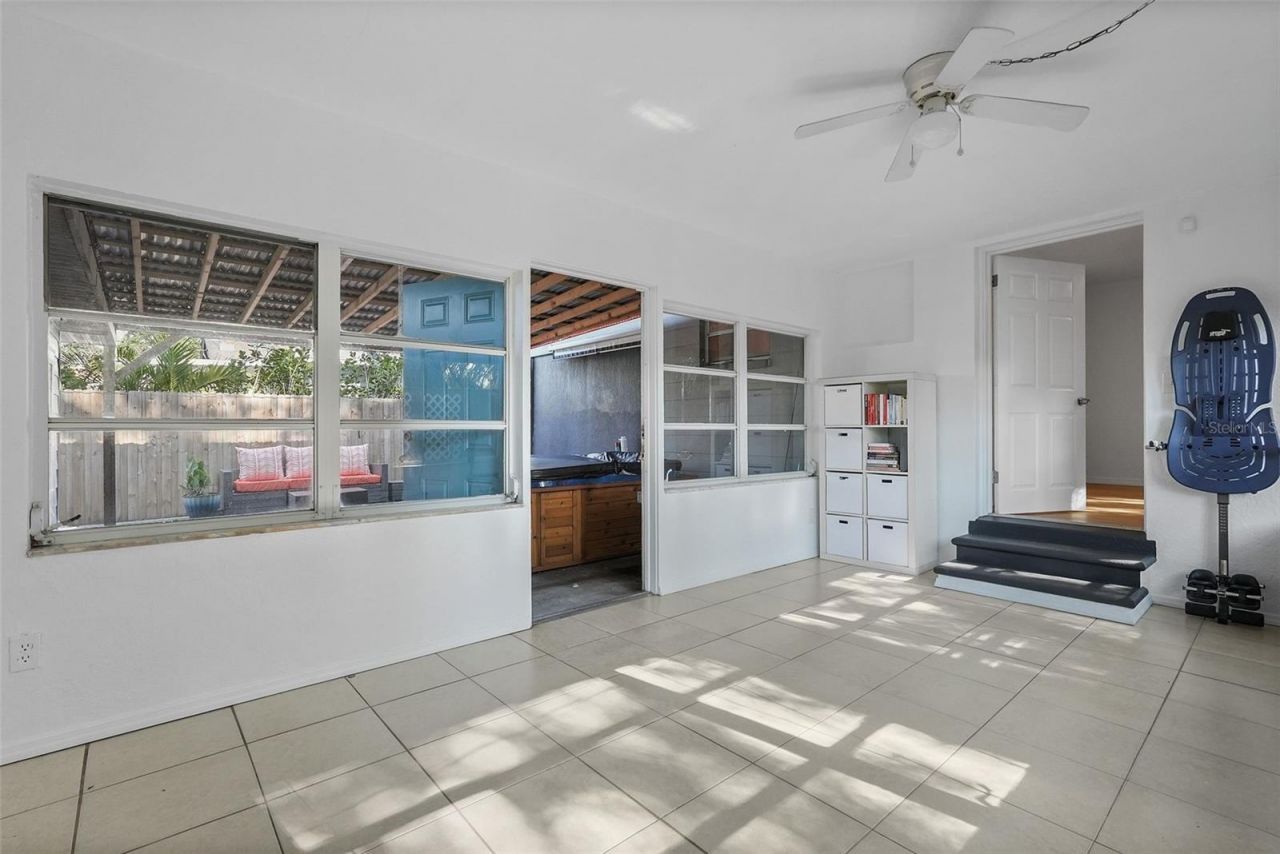 3027 Burlington Avenue N, Saint Petersburg, FL 33713 Photo