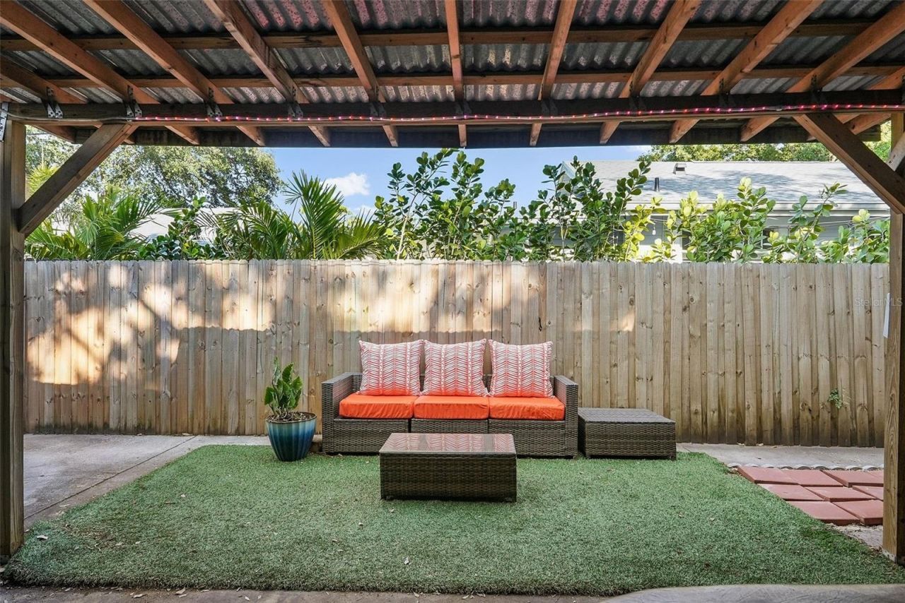 3027 Burlington Avenue N, Saint Petersburg, FL 33713 Photo