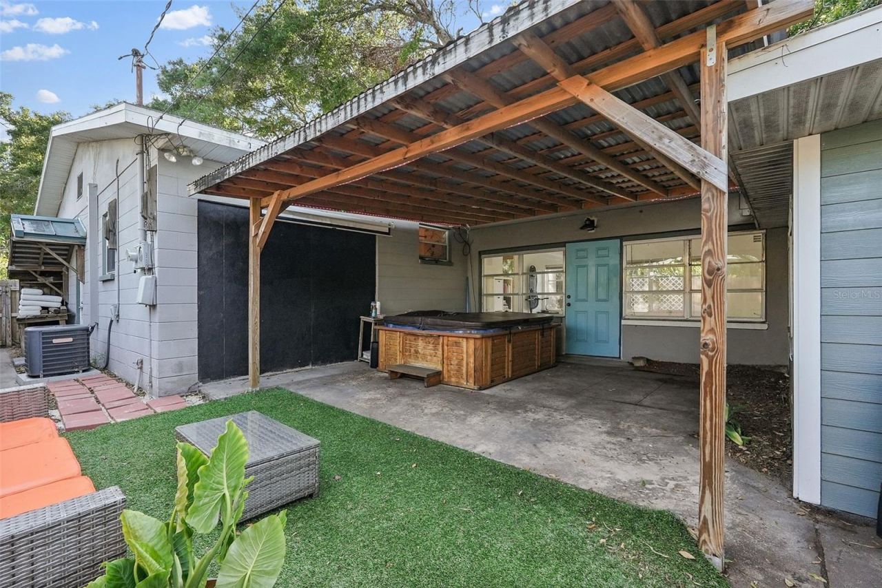 3027 Burlington Avenue N, Saint Petersburg, FL 33713 Photo