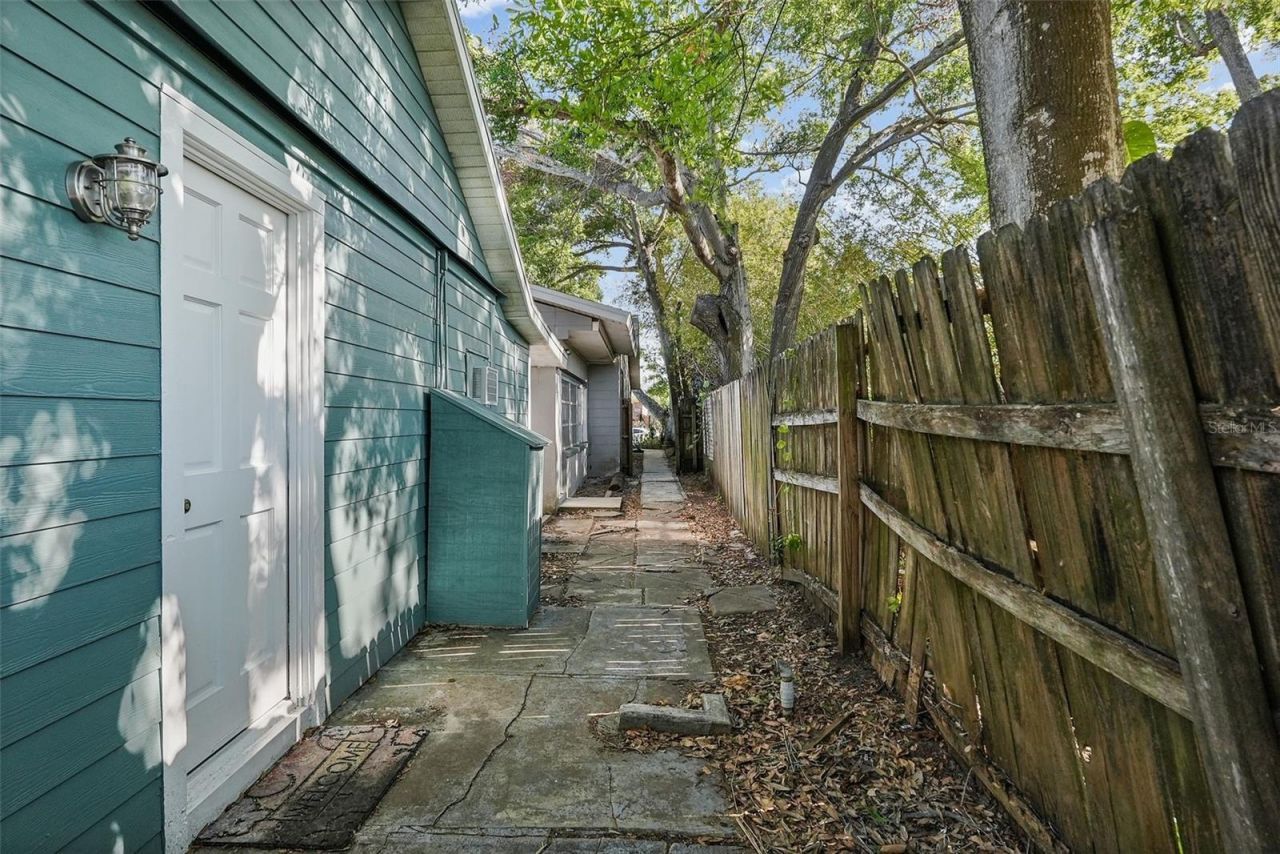 3027 Burlington Avenue N, Saint Petersburg, FL 33713 Photo