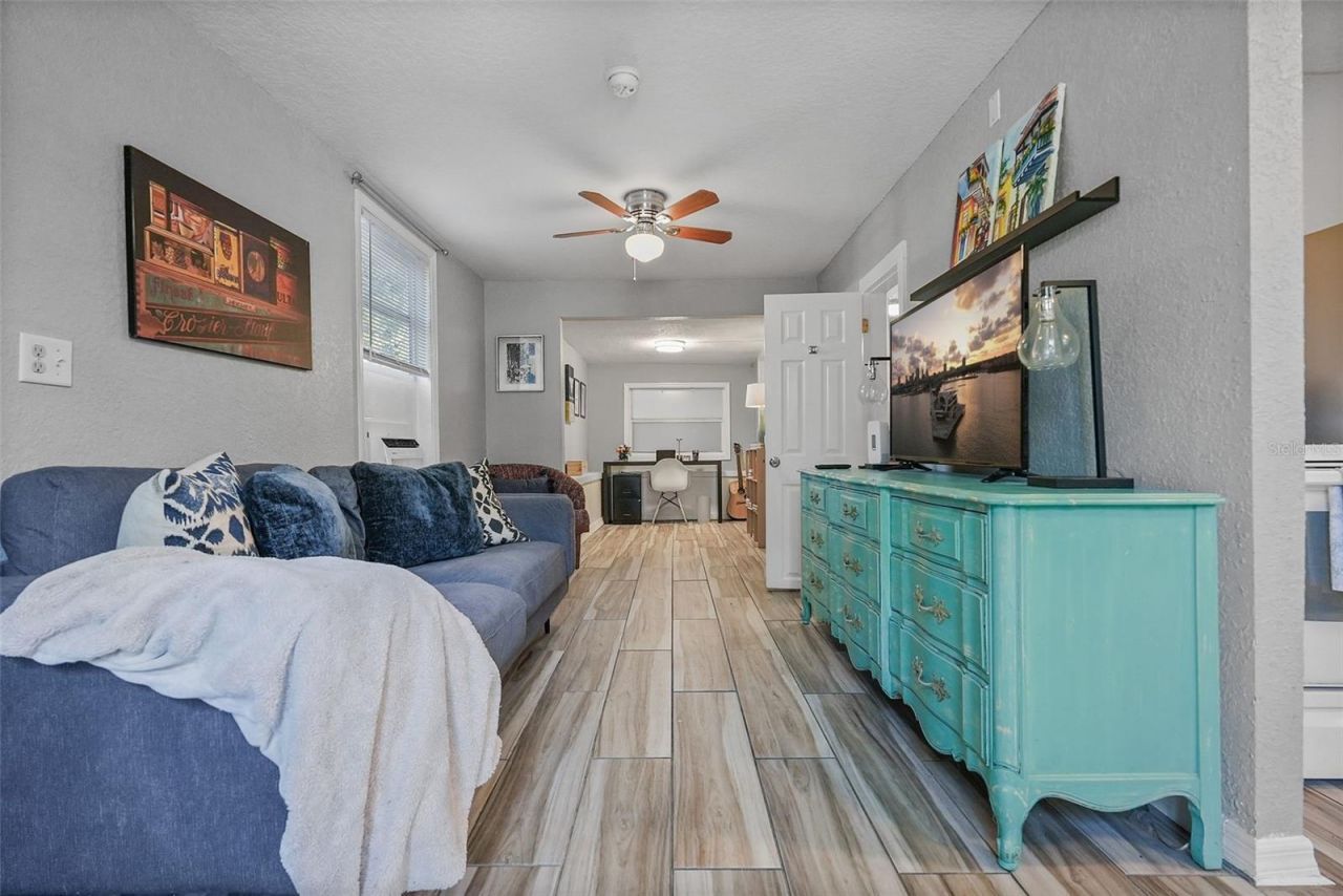 3027 Burlington Avenue N, Saint Petersburg, FL 33713 Photo