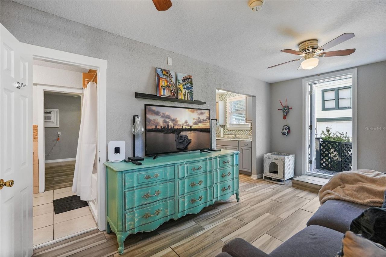 3027 Burlington Avenue N, Saint Petersburg, FL 33713 Photo