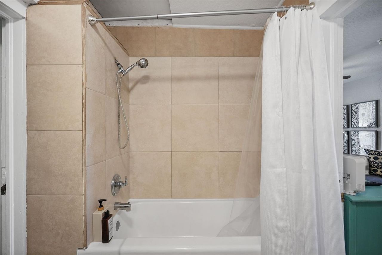 3027 Burlington Avenue N, Saint Petersburg, FL 33713 Photo