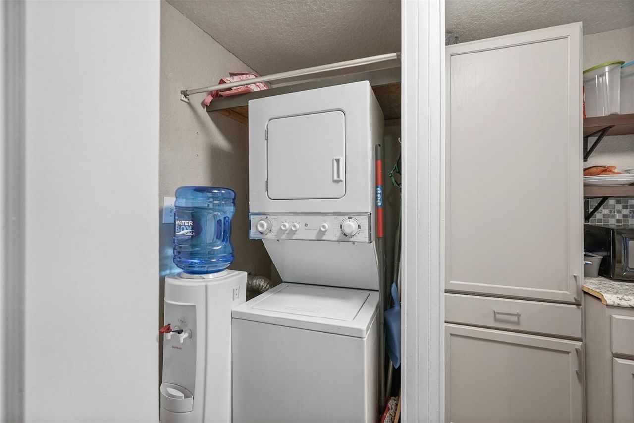 3027 Burlington Avenue N, Saint Petersburg, FL 33713 Photo