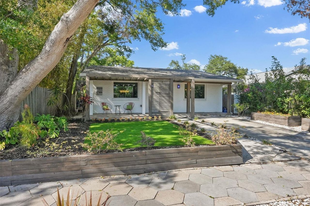 3027 Burlington Avenue N, Saint Petersburg, FL 33713 Photo