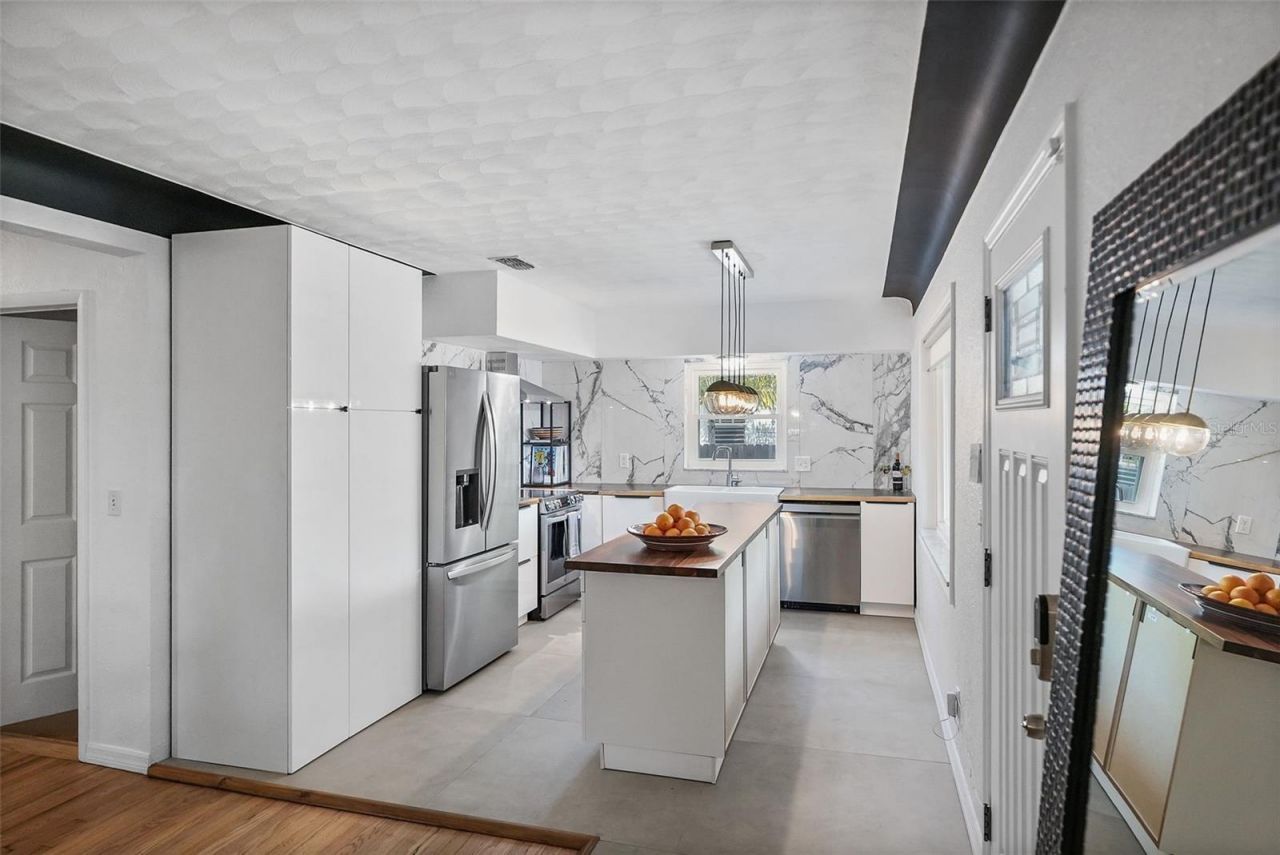 3027 Burlington Avenue N, Saint Petersburg, FL 33713 Photo