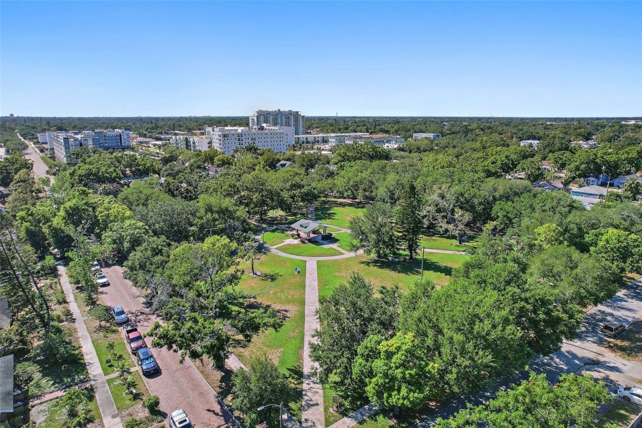 3027 Burlington Avenue N, Saint Petersburg, FL 33713 Photo