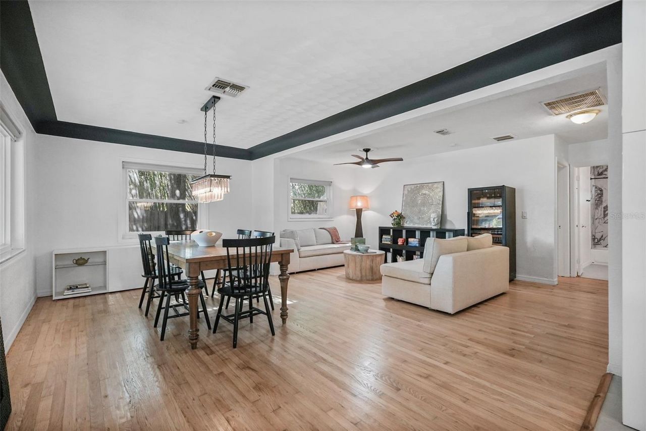 3027 Burlington Avenue N, Saint Petersburg, FL 33713 Photo