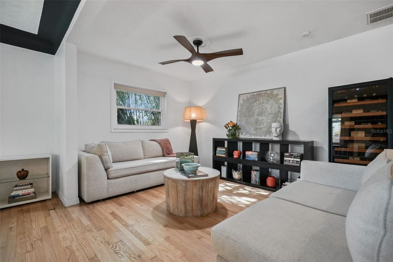 3027 Burlington Avenue N, Saint Petersburg, FL 33713 Photo