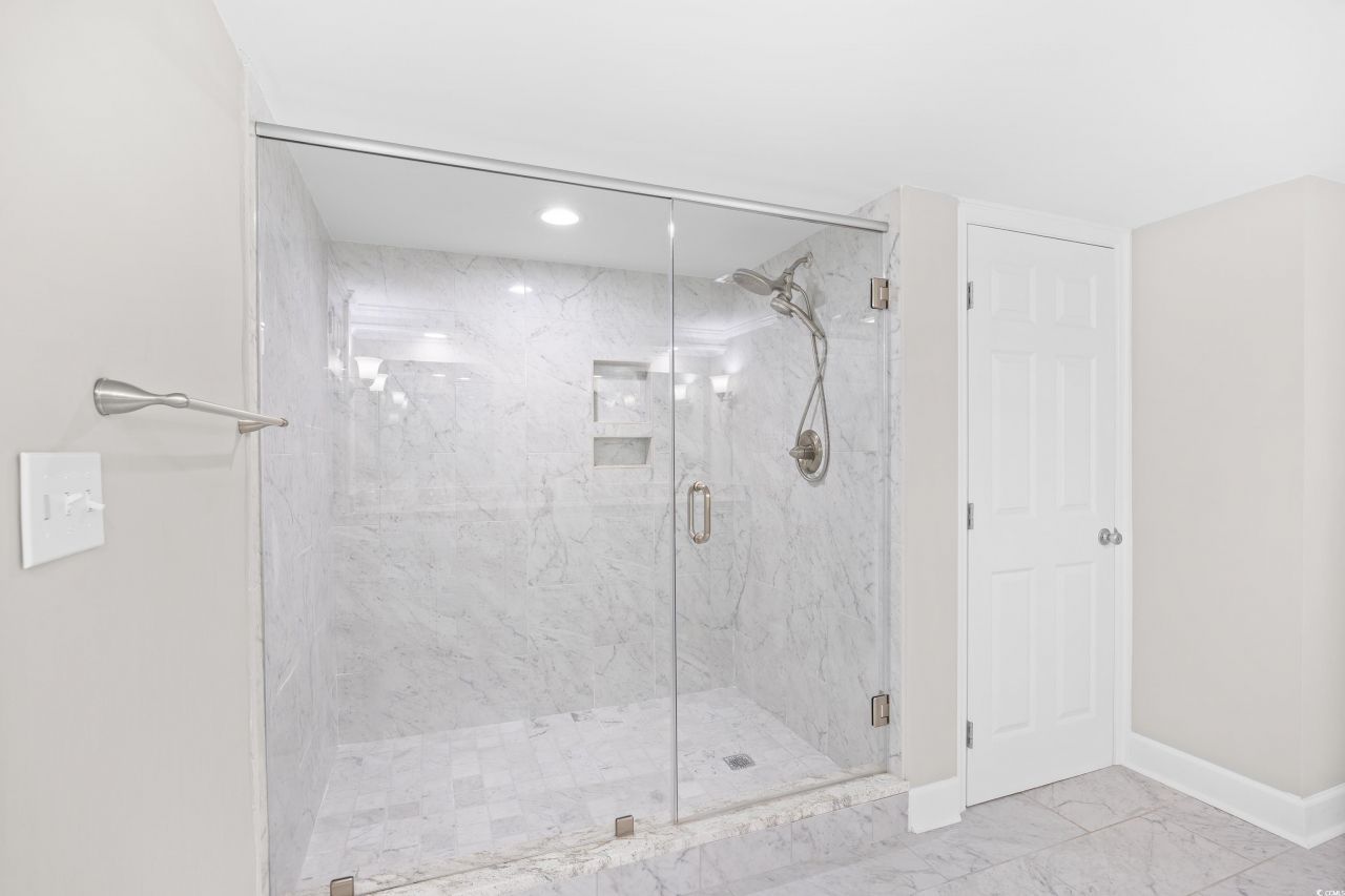 2200 N Ocean Blvd. Photo 17