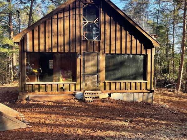 253 Finger Board Road, Tellico Plains, TN 37385