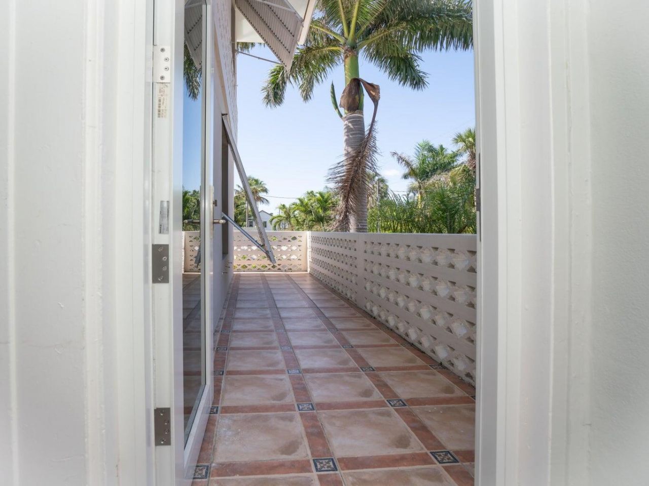 131 N Golfview Road, Unit 4, Lake Worth Beach, FL 33460 Photo