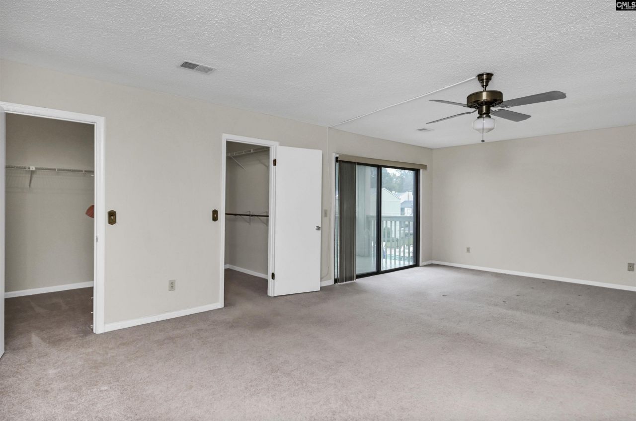 806 Village Lane Photo 47