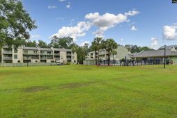 806 Village Lane photo 4