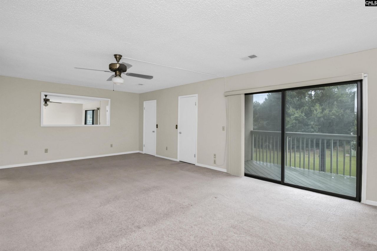 806 Village Lane Photo 50