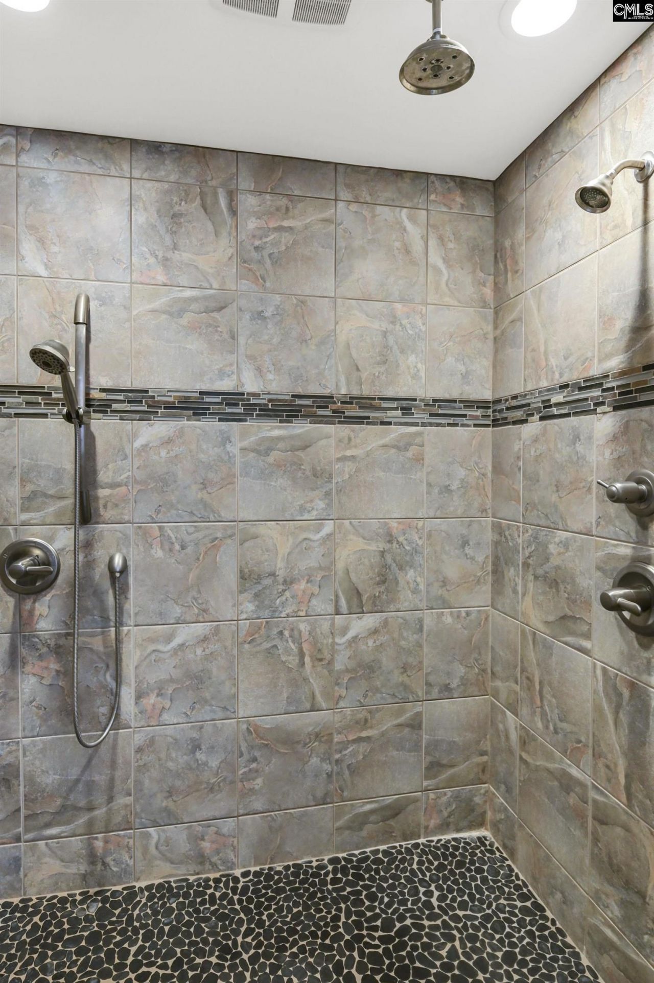 806 Village Lane Photo 53