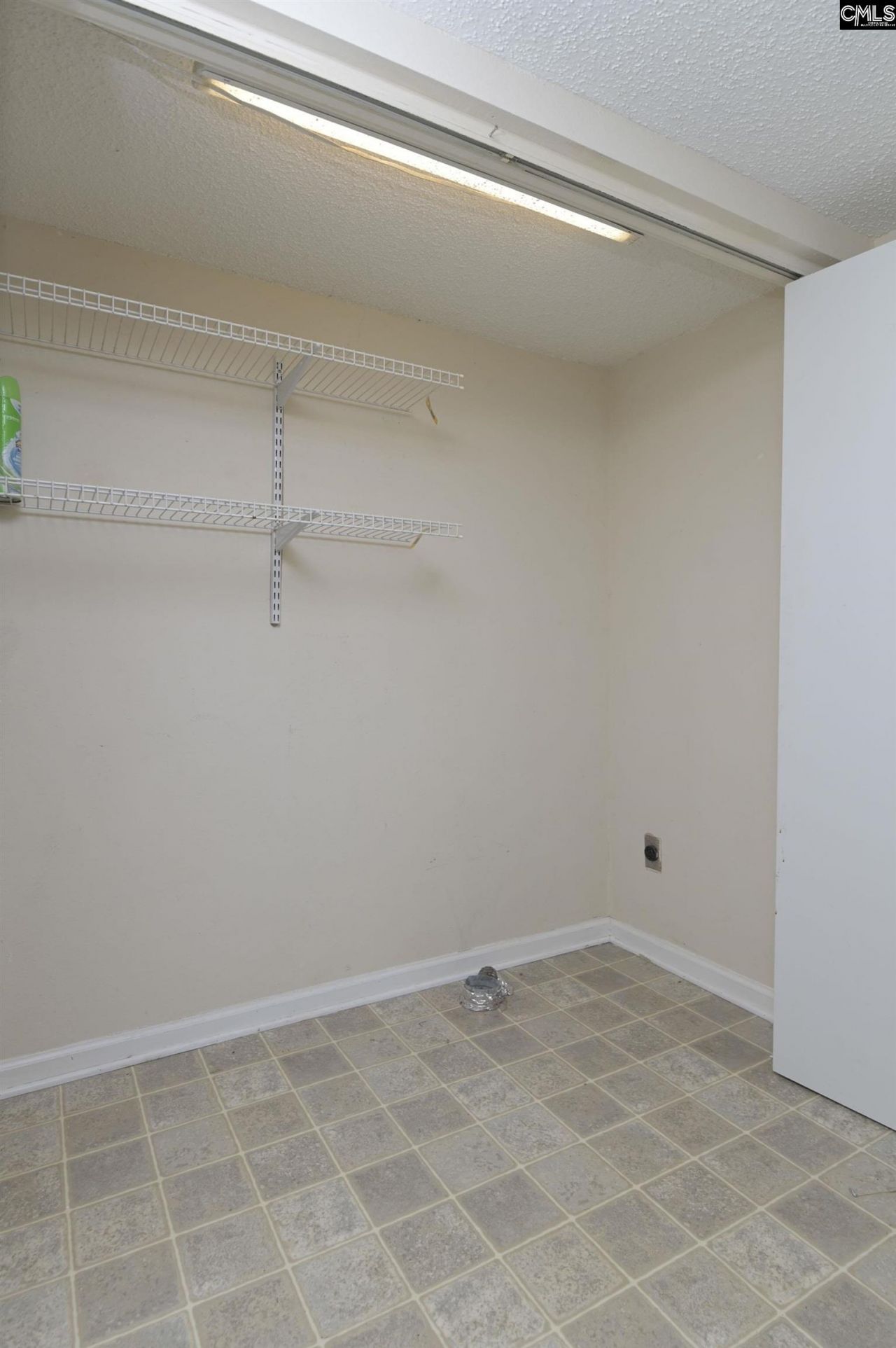 806 Village Lane Photo 58