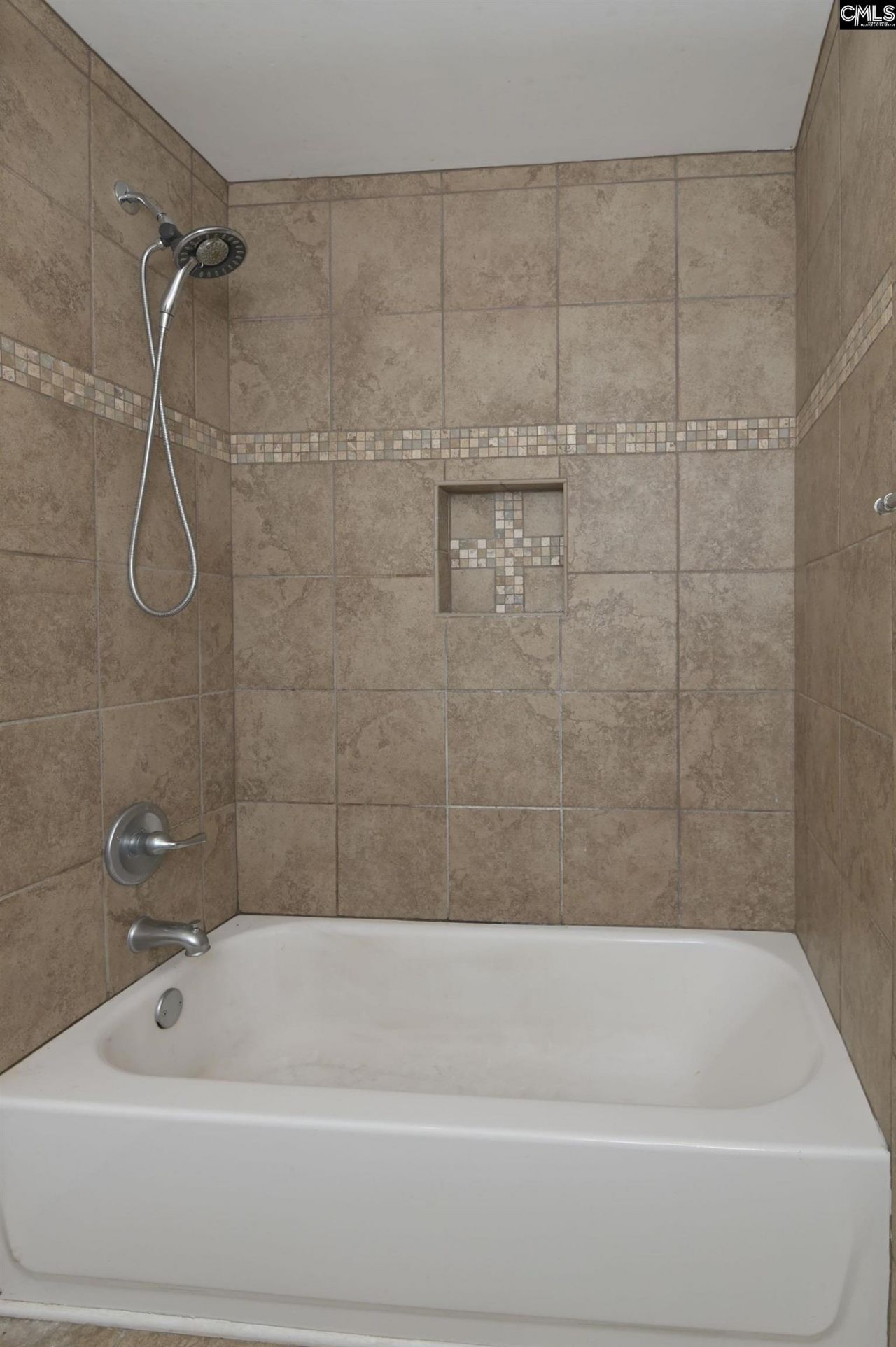 806 Village Lane Photo 59