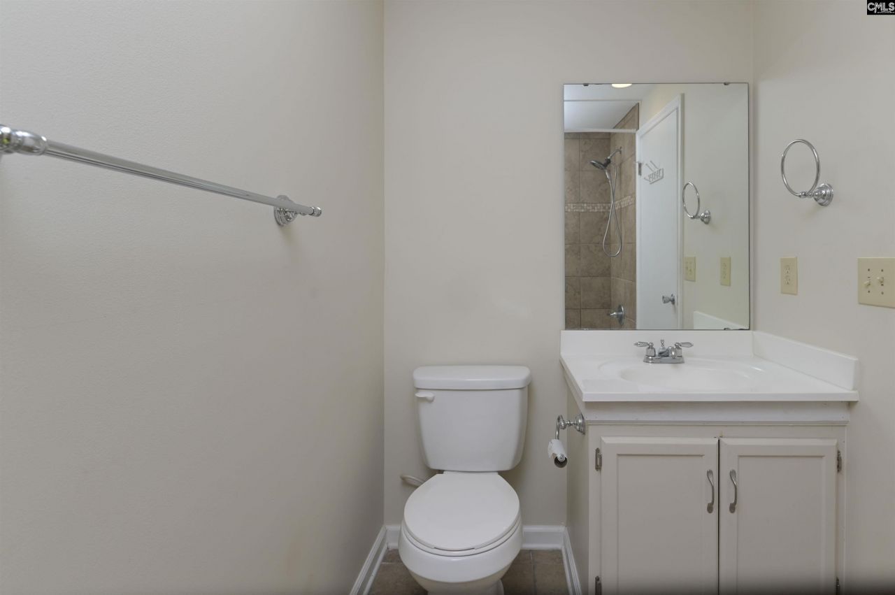 806 Village Lane Photo 60