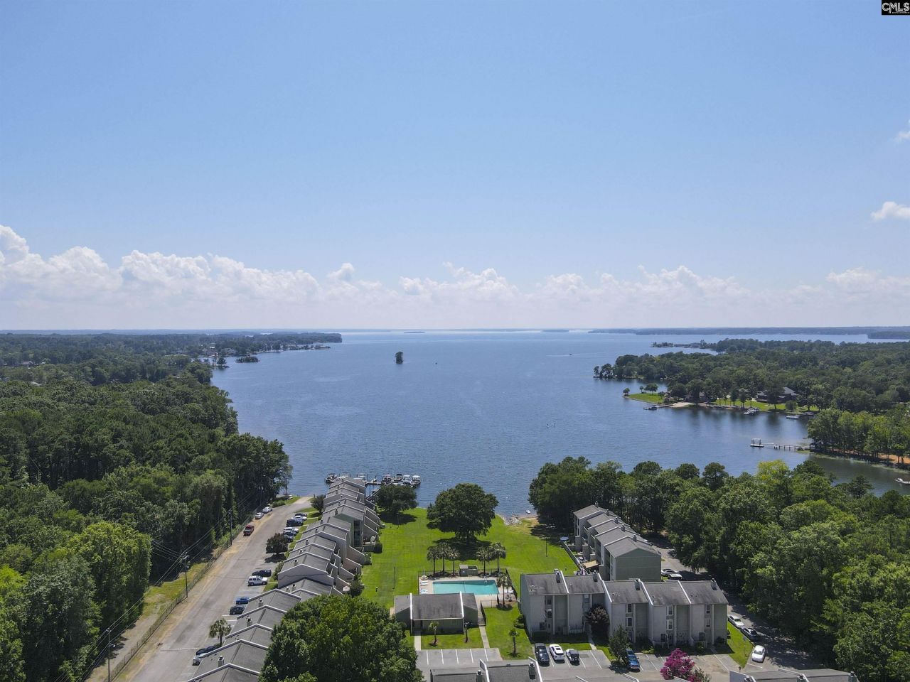 806 Village Lane Photo 65