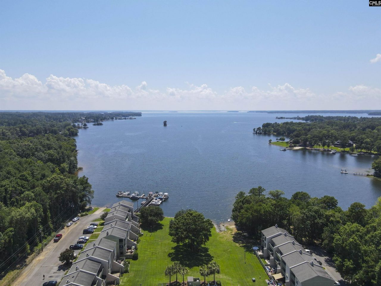 806 Village Lane Photo 67