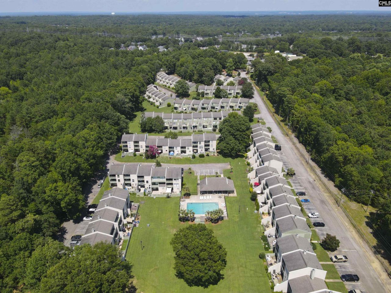 806 Village Lane Photo 70