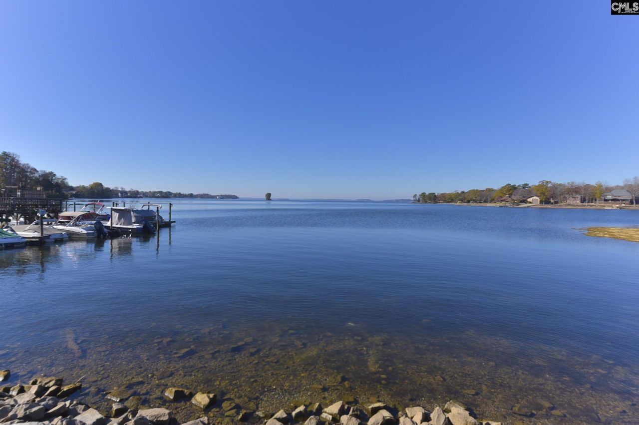 806 Village Lane Photo 74