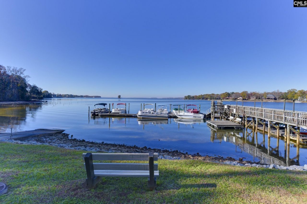 806 Village Lane Photo 79