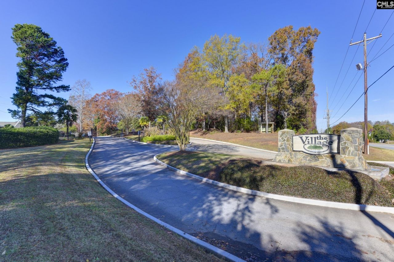 806 Village Lane Photo 82