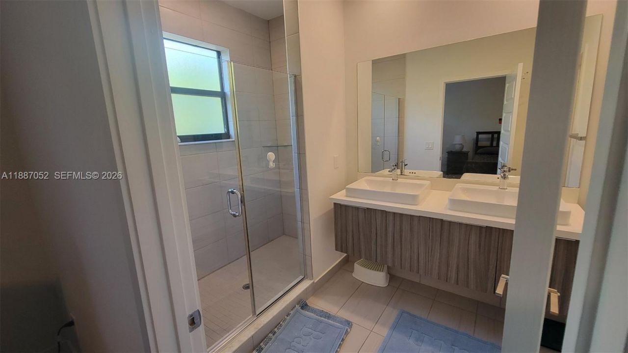 8860 NW 103rd Path, Doral, FL 33178 Photo