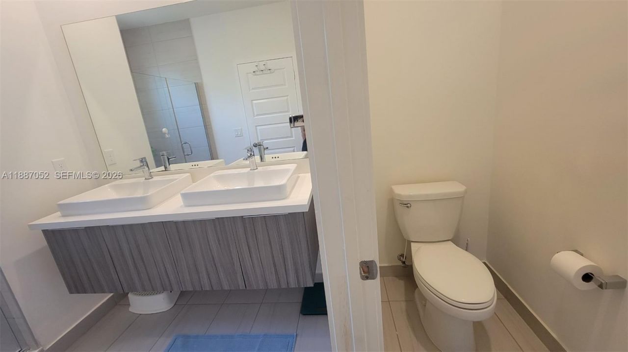 8860 NW 103rd Path, Doral, FL 33178 Photo