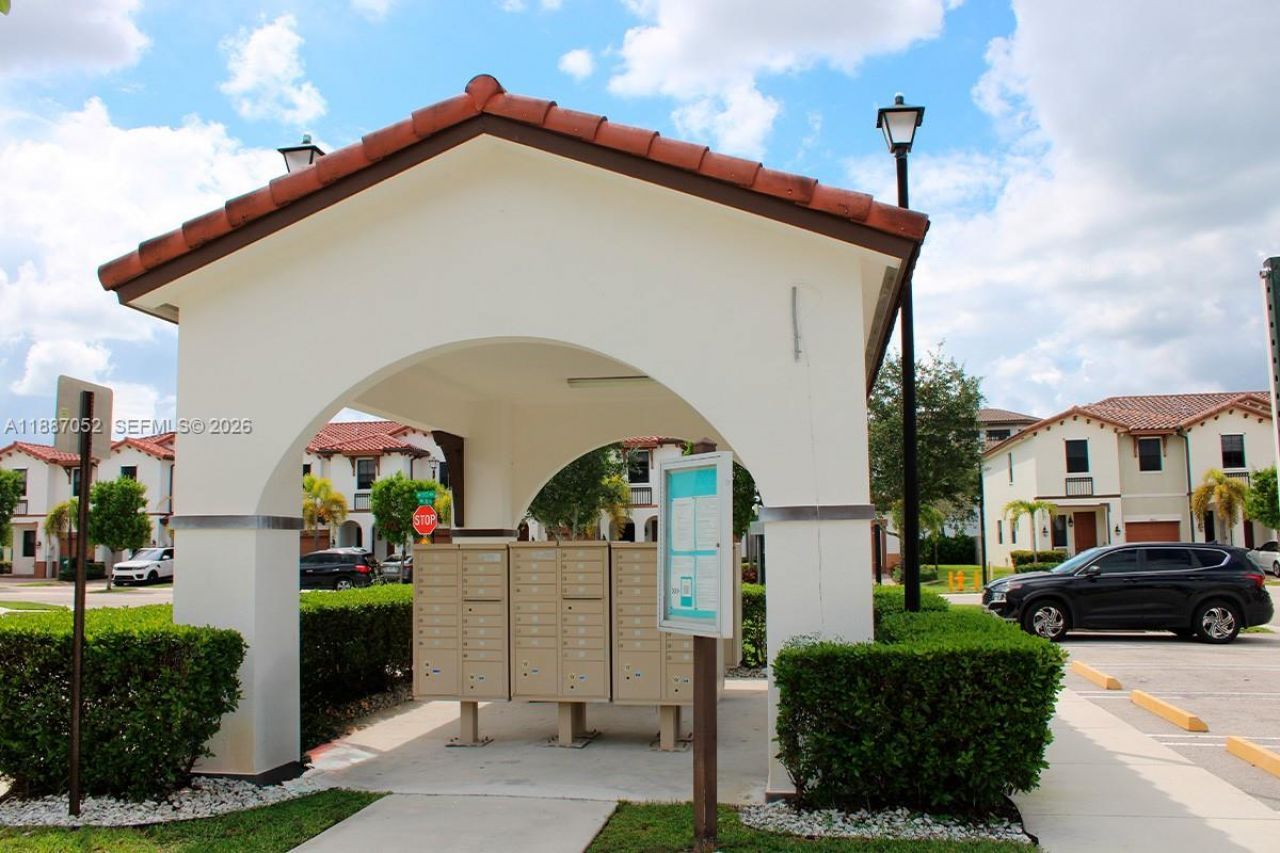 8860 NW 103rd Path, Doral, FL 33178 Photo