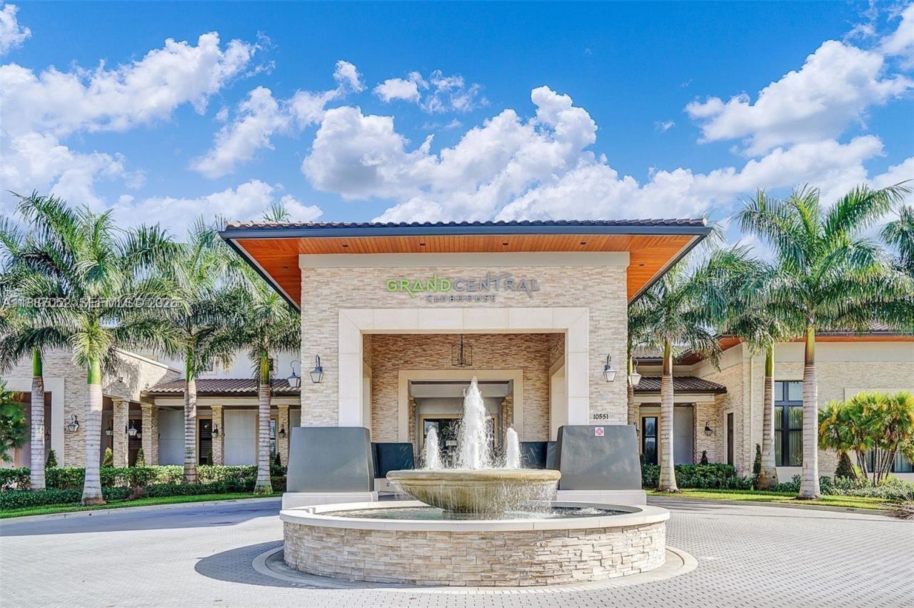 8860 NW 103rd Path, Doral, FL 33178 Photo