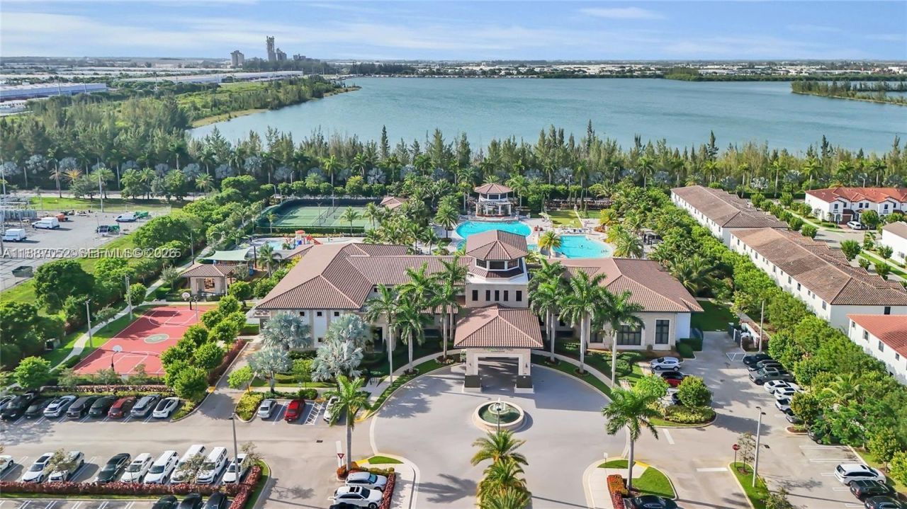 8860 NW 103rd Path, Doral, FL 33178 Photo