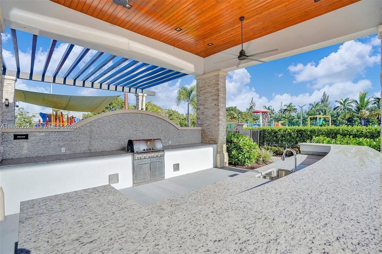 8860 NW 103rd Path, Doral, FL 33178 Photo