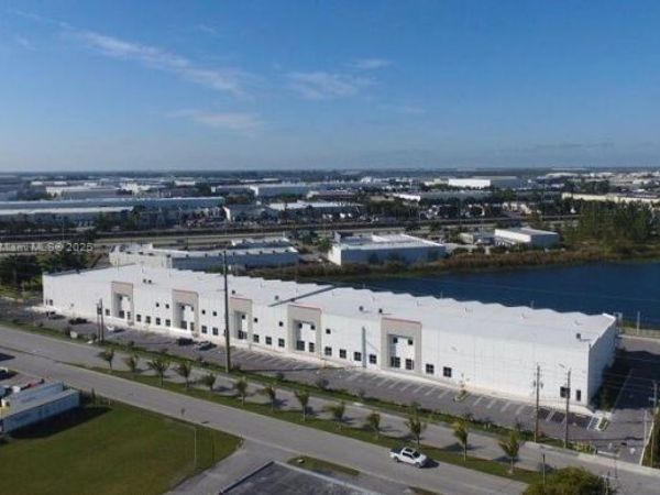 13202 NW 107th Ave, Unit 5, Hialeah Gardens, FL 33018