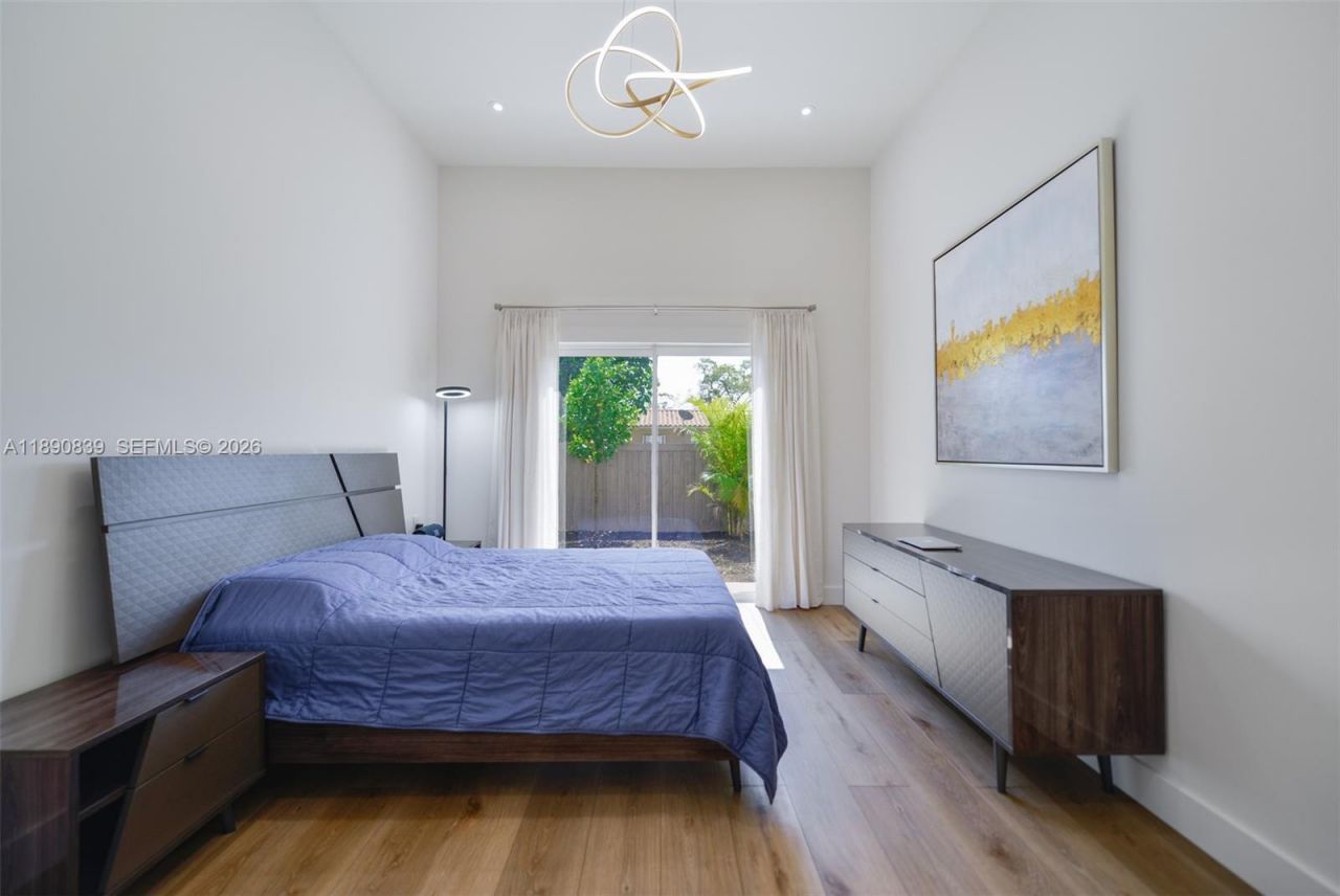 635 SW 9th St, Hallandale Beach, FL 33009 Photo