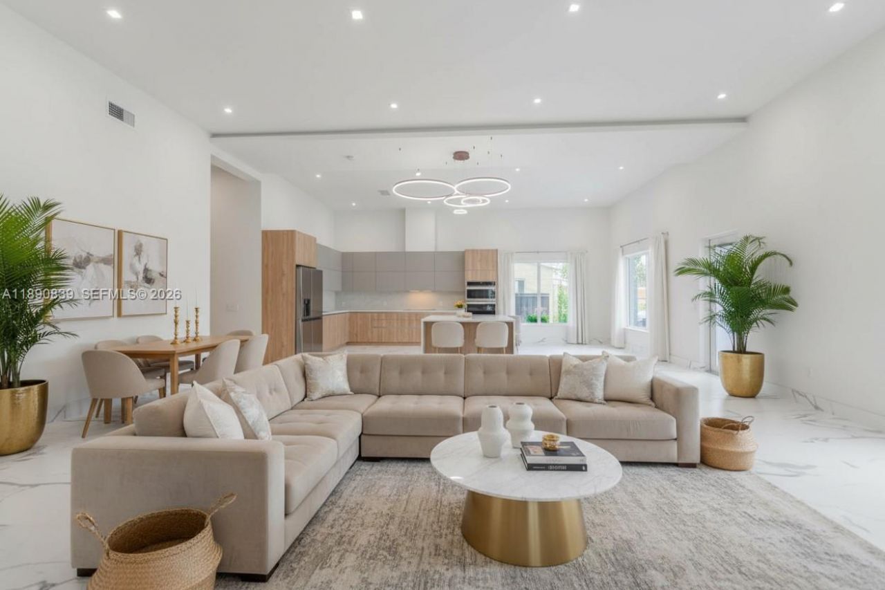 635 SW 9th St, Hallandale Beach, FL 33009 Photo