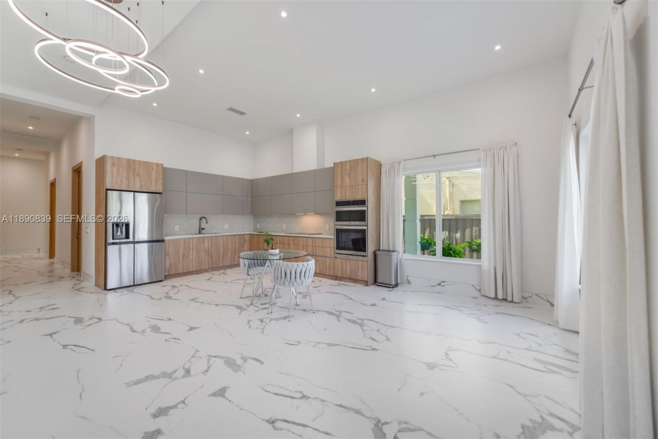 635 SW 9th St, Hallandale Beach, FL 33009 Photo