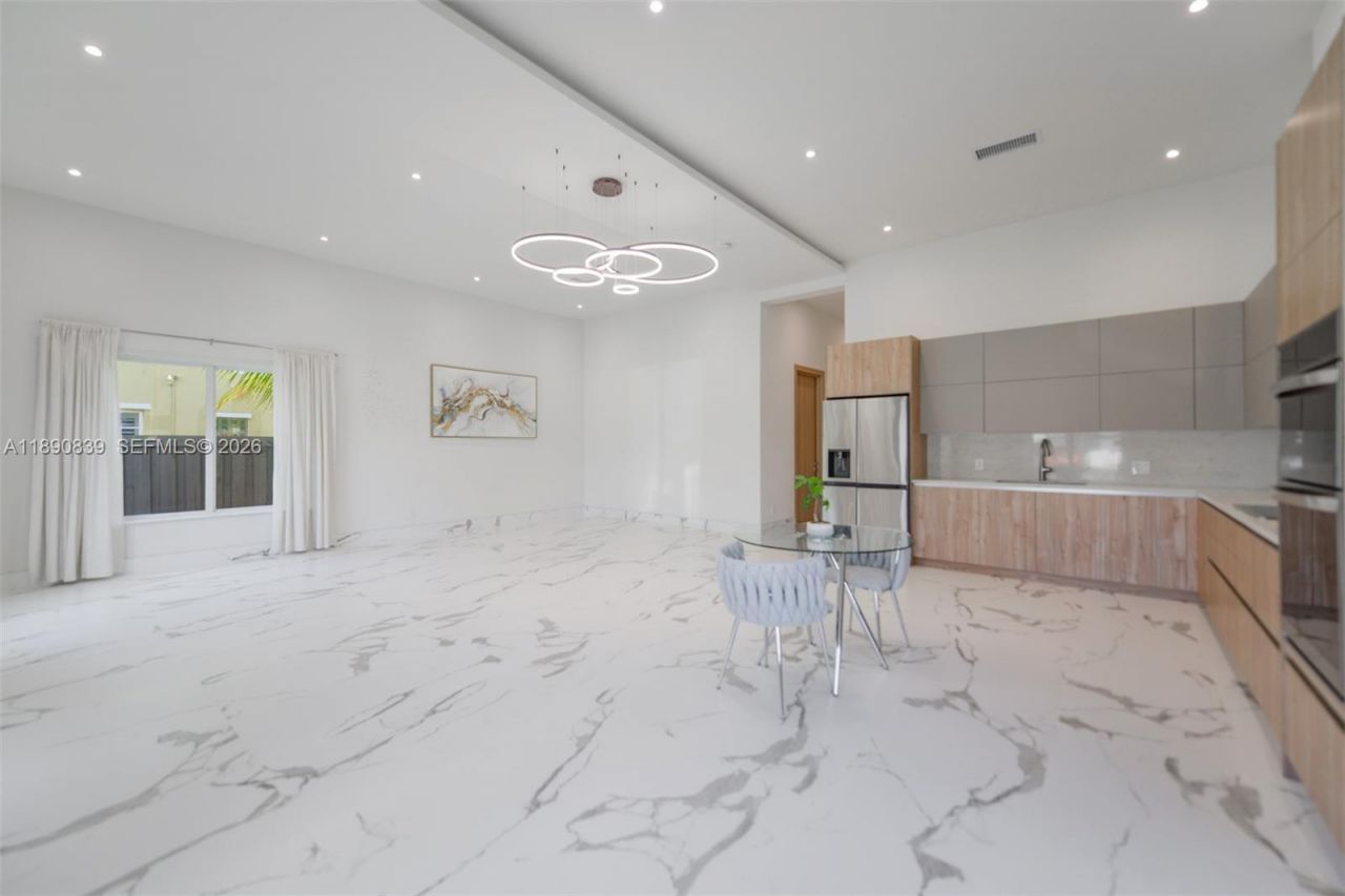 635 SW 9th St, Hallandale Beach, FL 33009 Photo