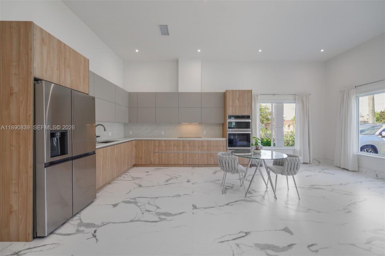 635 SW 9th St, Hallandale Beach, FL 33009 Photo