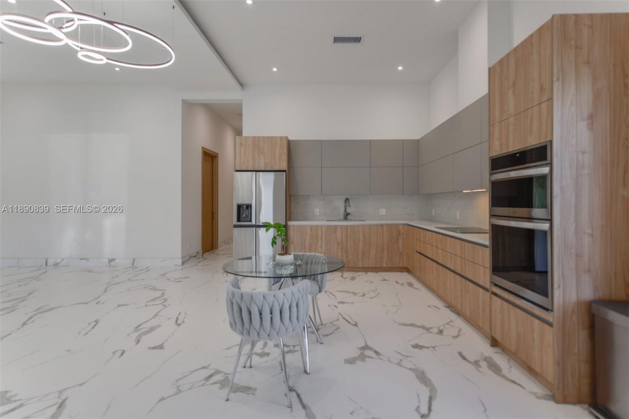 635 SW 9th St, Hallandale Beach, FL 33009 Photo