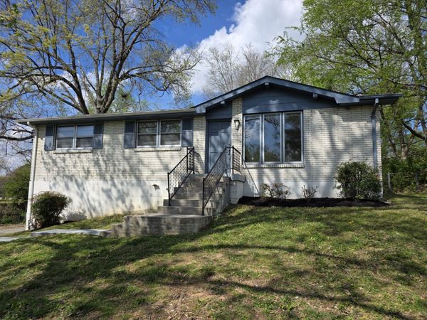 125 Curtis Cross Roads , Hendersonville, TN 37075